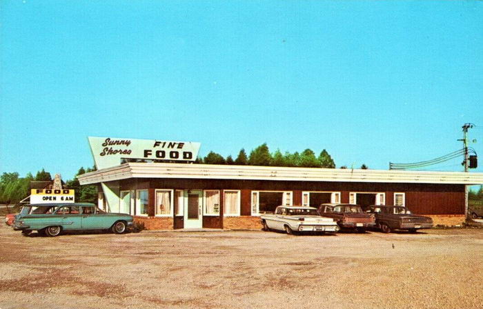 Sunny Shores Restaurant (Straslers Sunny Shores Restaurant) - Old Postcard (newer photo)